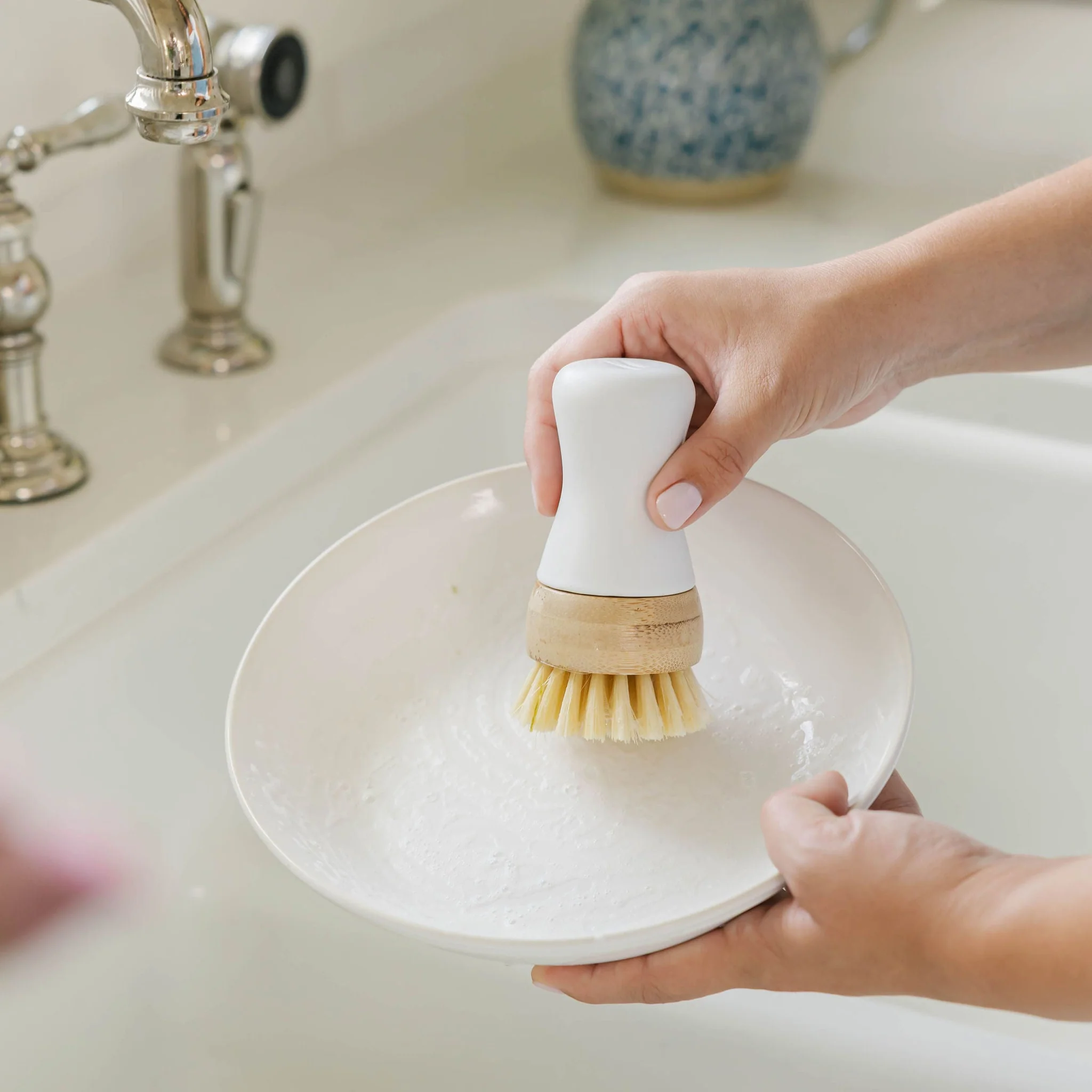Kitchen Brush - Image 3