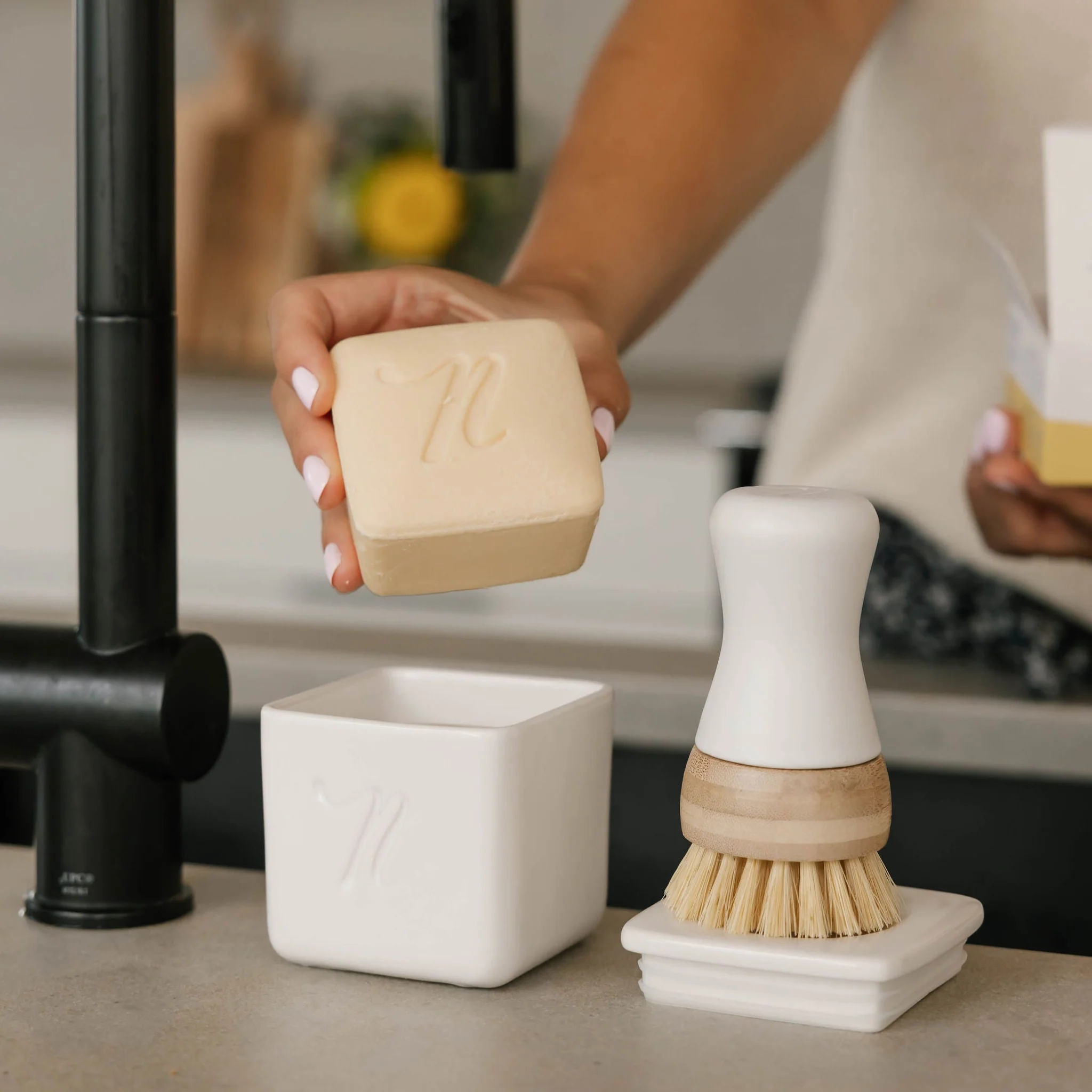 Kitchen Brush - Image 7