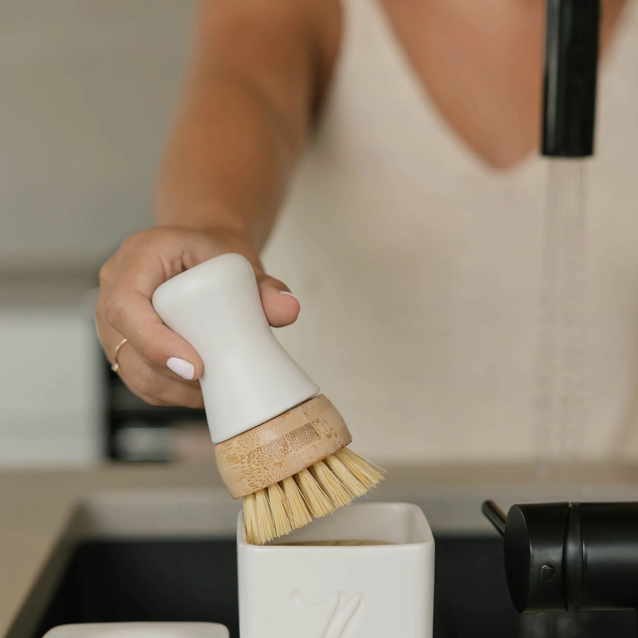 Kitchen Brush - Image 8